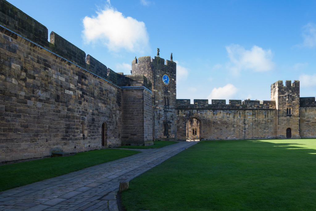 großer Innenbereich von Alnwick Castle